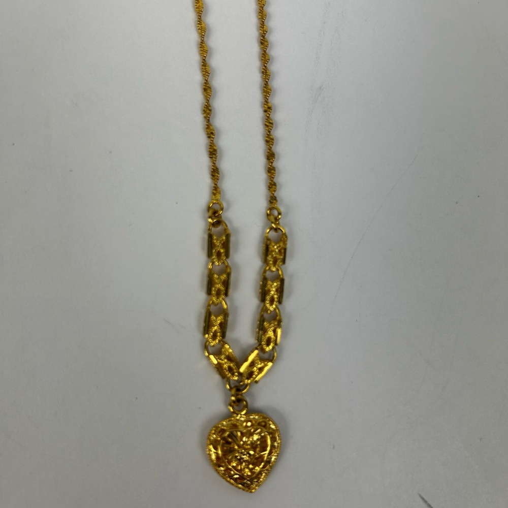 Gold Toned Heart Pendant Necklace - Women's Jewelry 18” Fashion Jewelry - Picture 1 of 4